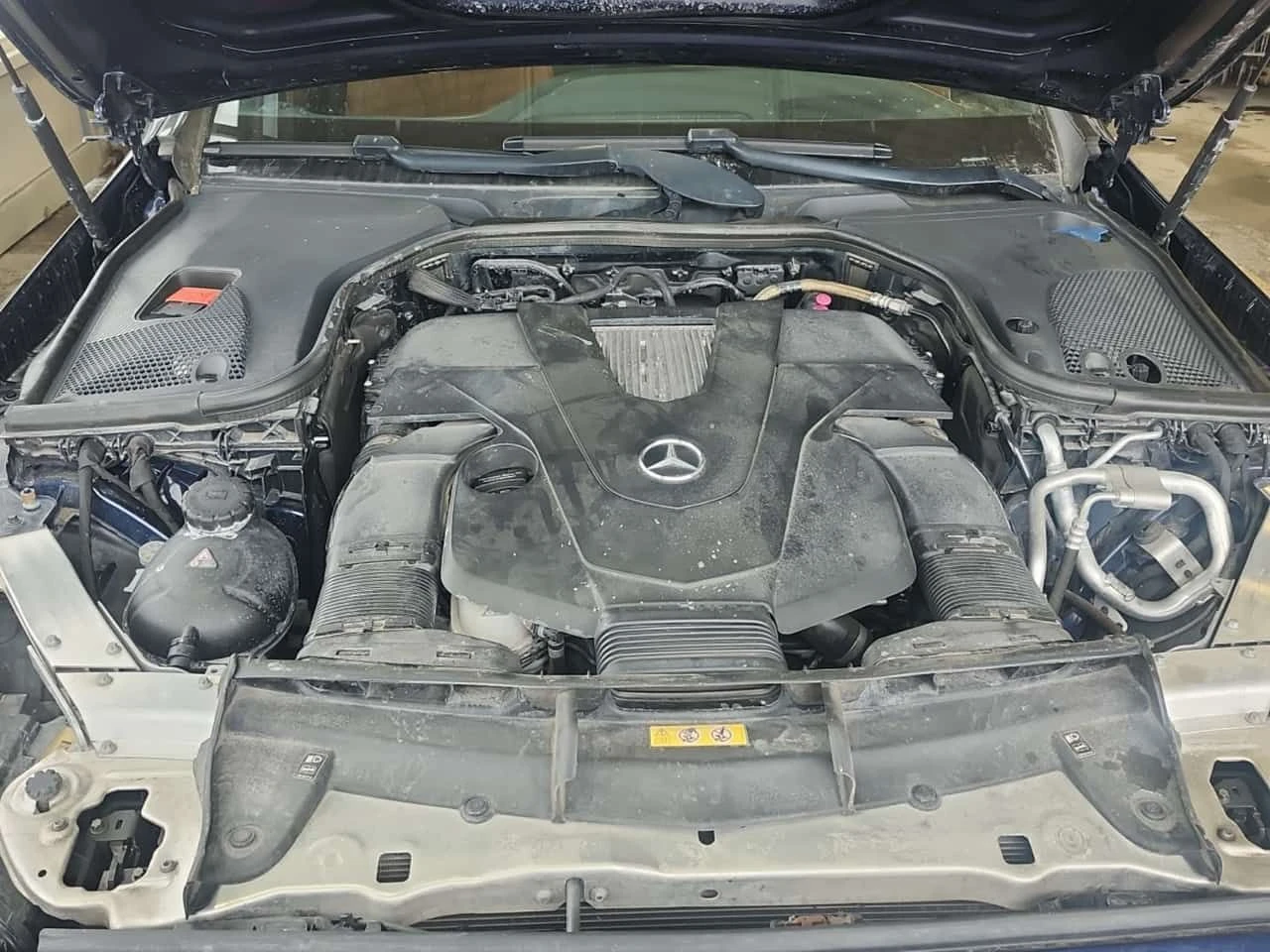 Mercedes-Benz E 400 CARFAX, снимка 16 - Автомобили и джипове - 53854276