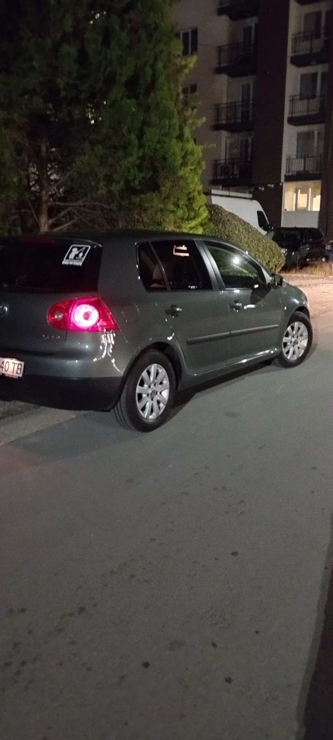 VW Golf 1.6Fsi 115 138000км релни, снимка 6 - Автомобили и джипове - 54140743