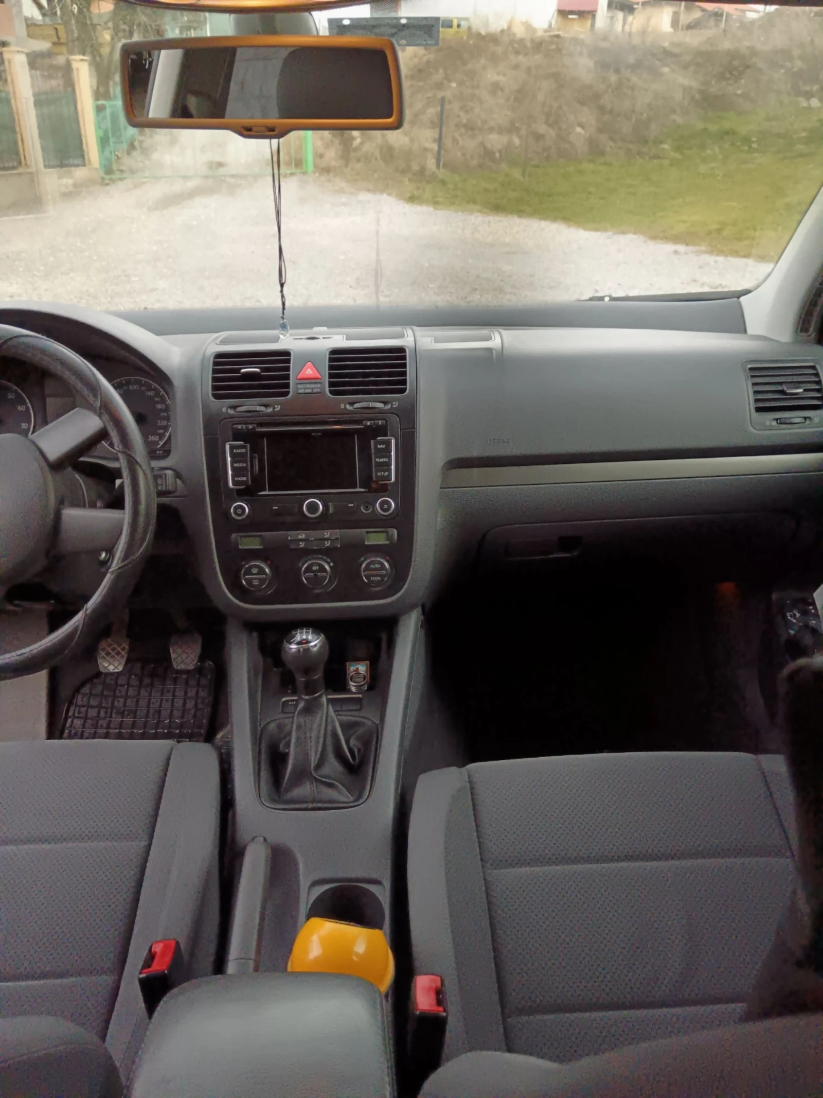 VW Golf 1.6Fsi 115 138000км релни, снимка 15 - Автомобили и джипове - 54140743