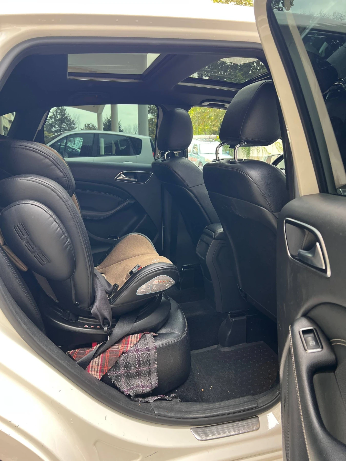 Mercedes-Benz B 220 2.2 CDI Panorama, снимка 10 - Автомобили и джипове - 54171561