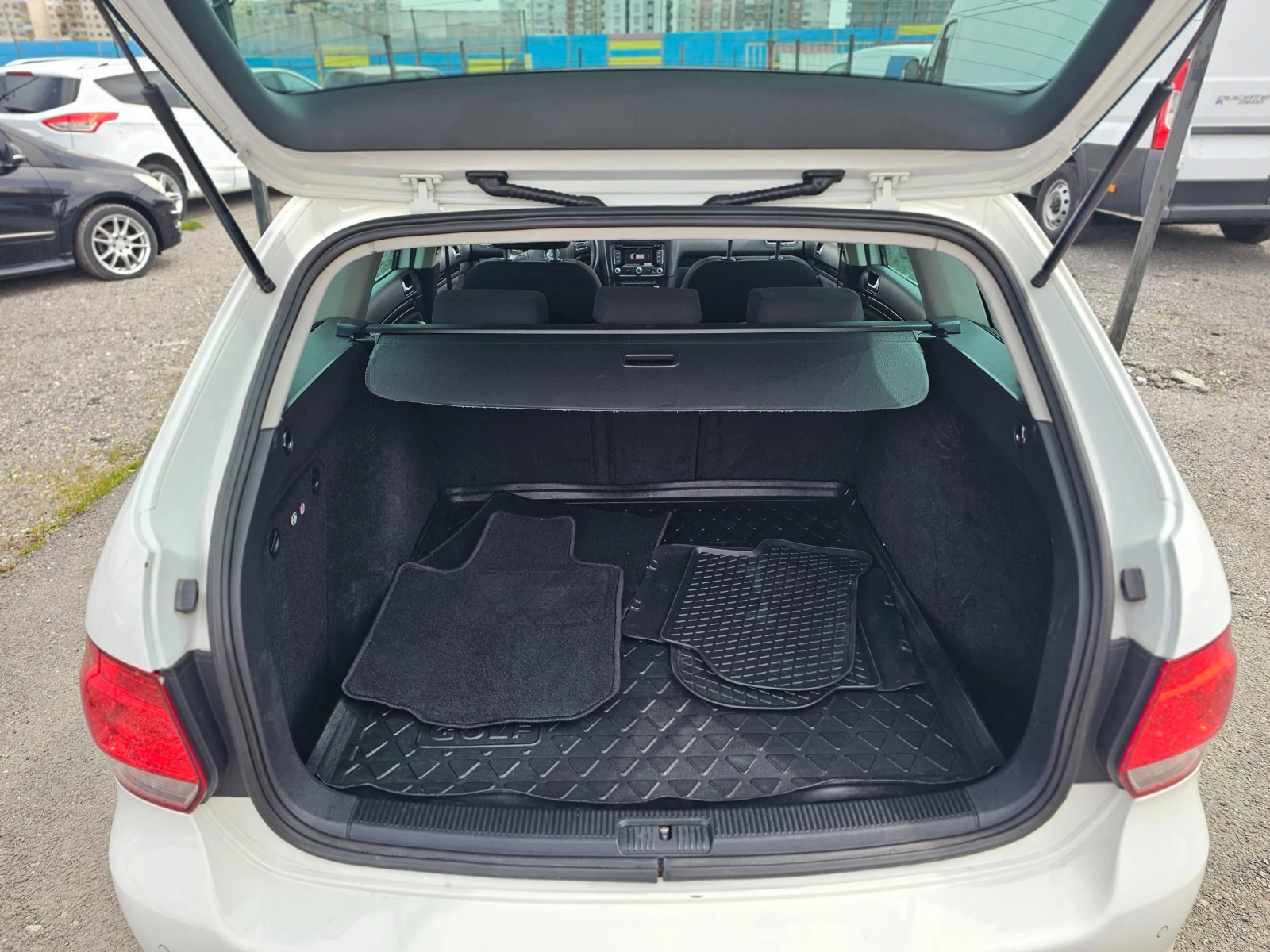 VW Golf 2.0tdi, снимка 5 - Автомобили и джипове - 54217899