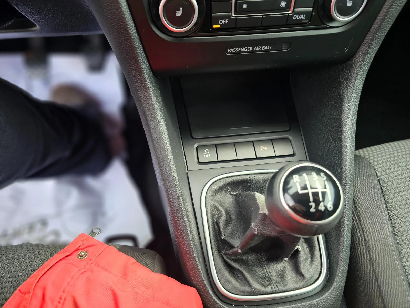 VW Golf 2.0tdi, снимка 8 - Автомобили и джипове - 54217899