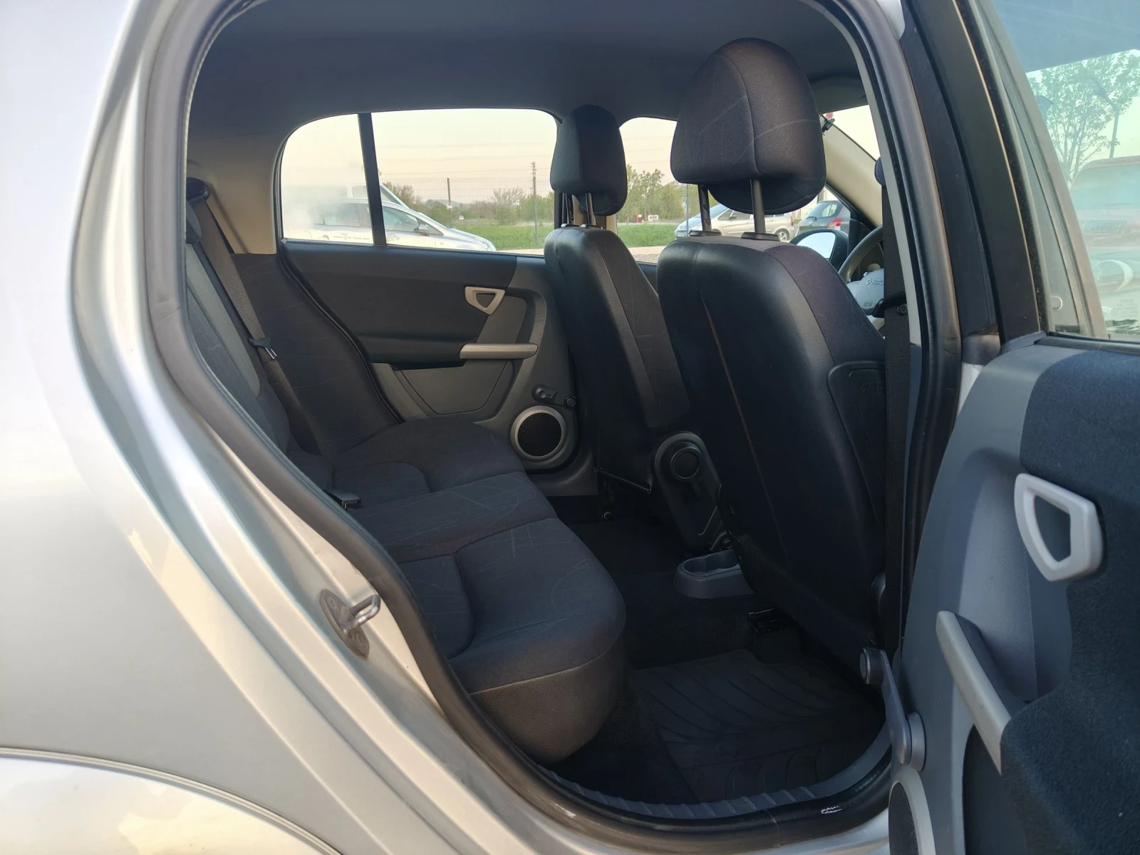 Smart Forfour 1.5 CDI 70, снимка 14 - Автомобили и джипове - 54346553