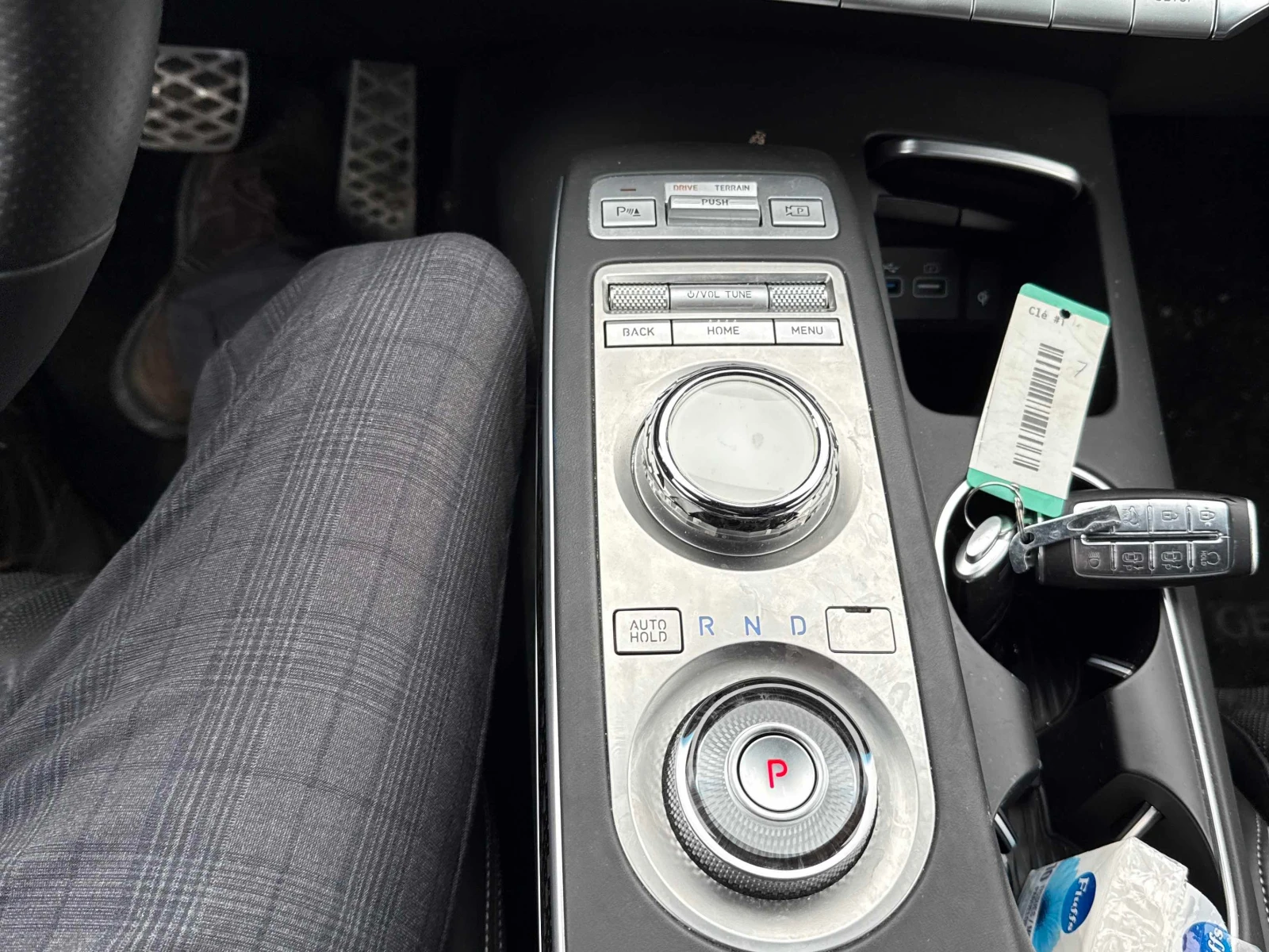 Genesis GV70 3.5T SPORT PLUS * HEAD UP * БЕЗ ИНЦИДЕНТИ * , снимка 11 - Автомобили и джипове - 54360317