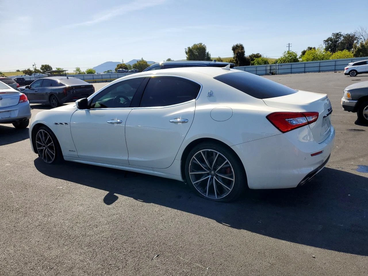 Maserati Ghibli 3.0l Luxury, снимка 2 - Автомобили и джипове - 54882227