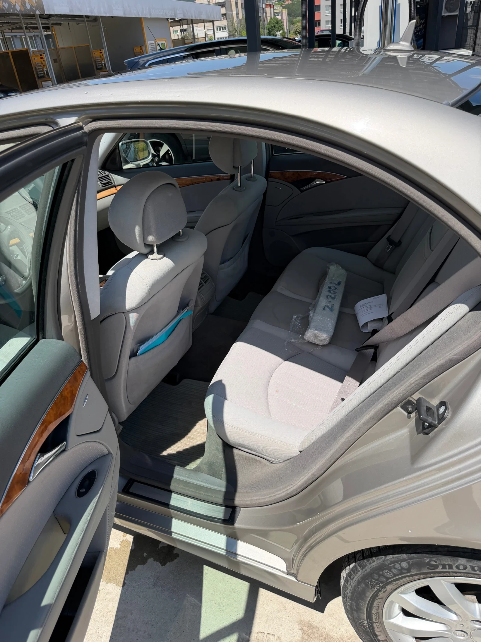 Mercedes-Benz E 280, снимка 6 - Автомобили и джипове - 54989976
