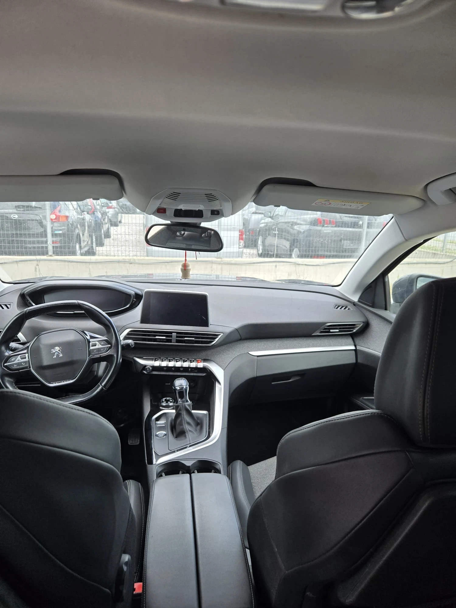Peugeot 5008 1.2 PureTech Turbo , снимка 13 - Автомобили и джипове - 55086296