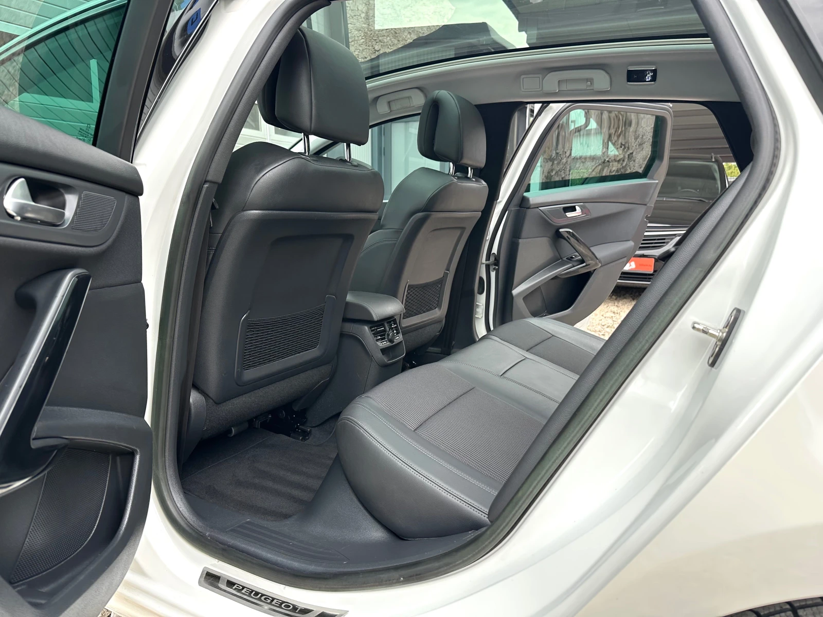 Peugeot 508 2.0HDI 163кс ПАНОРАМА ПОДГРЕВ KEYLESS НАВИ ТОП, снимка 11 - Автомобили и джипове - 55777617
