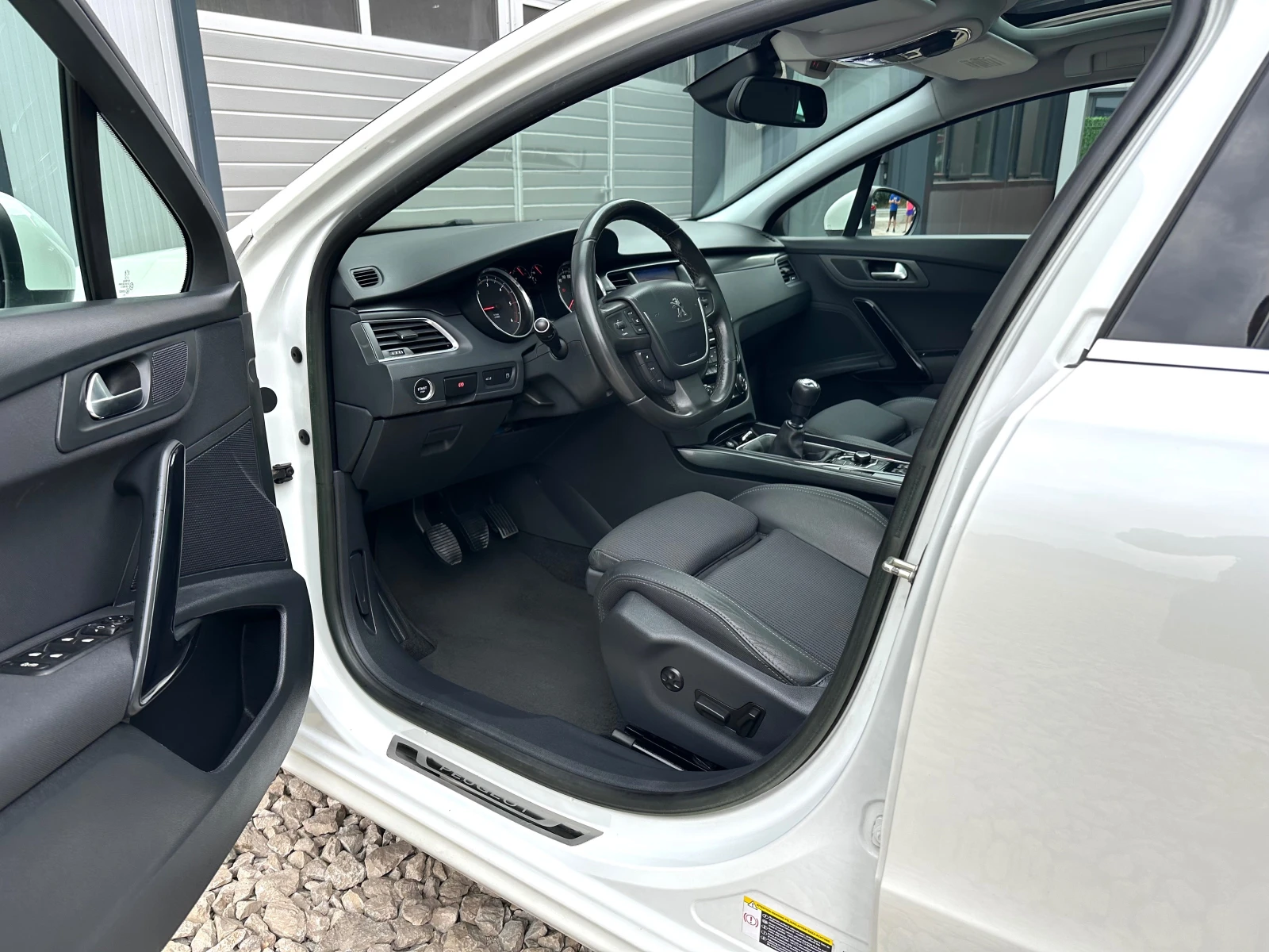 Peugeot 508 2.0HDI 163кс ПАНОРАМА ПОДГРЕВ KEYLESS НАВИ ТОП, снимка 8 - Автомобили и джипове - 55777617
