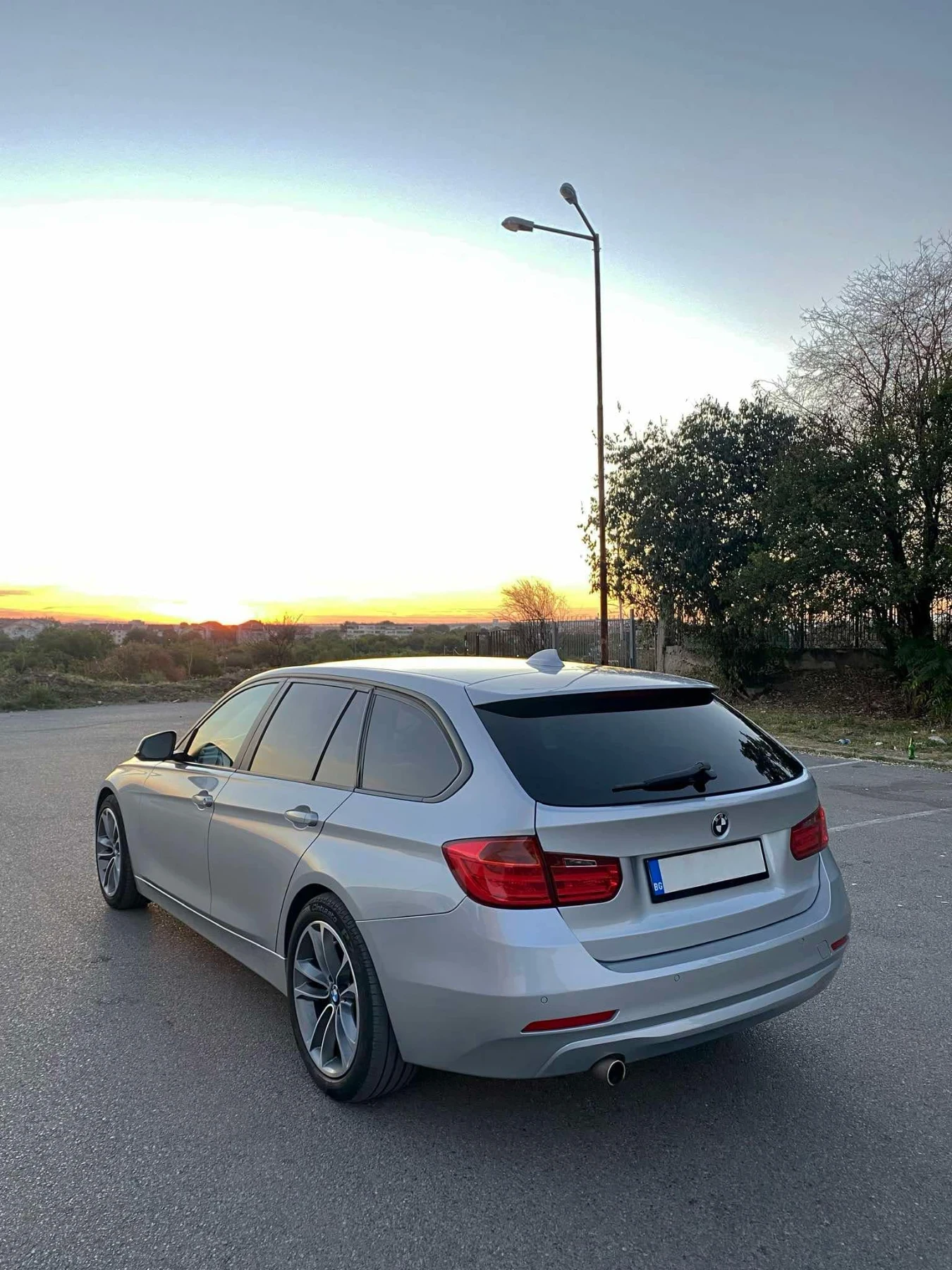BMW 320, снимка 4 - Автомобили и джипове - 55836626