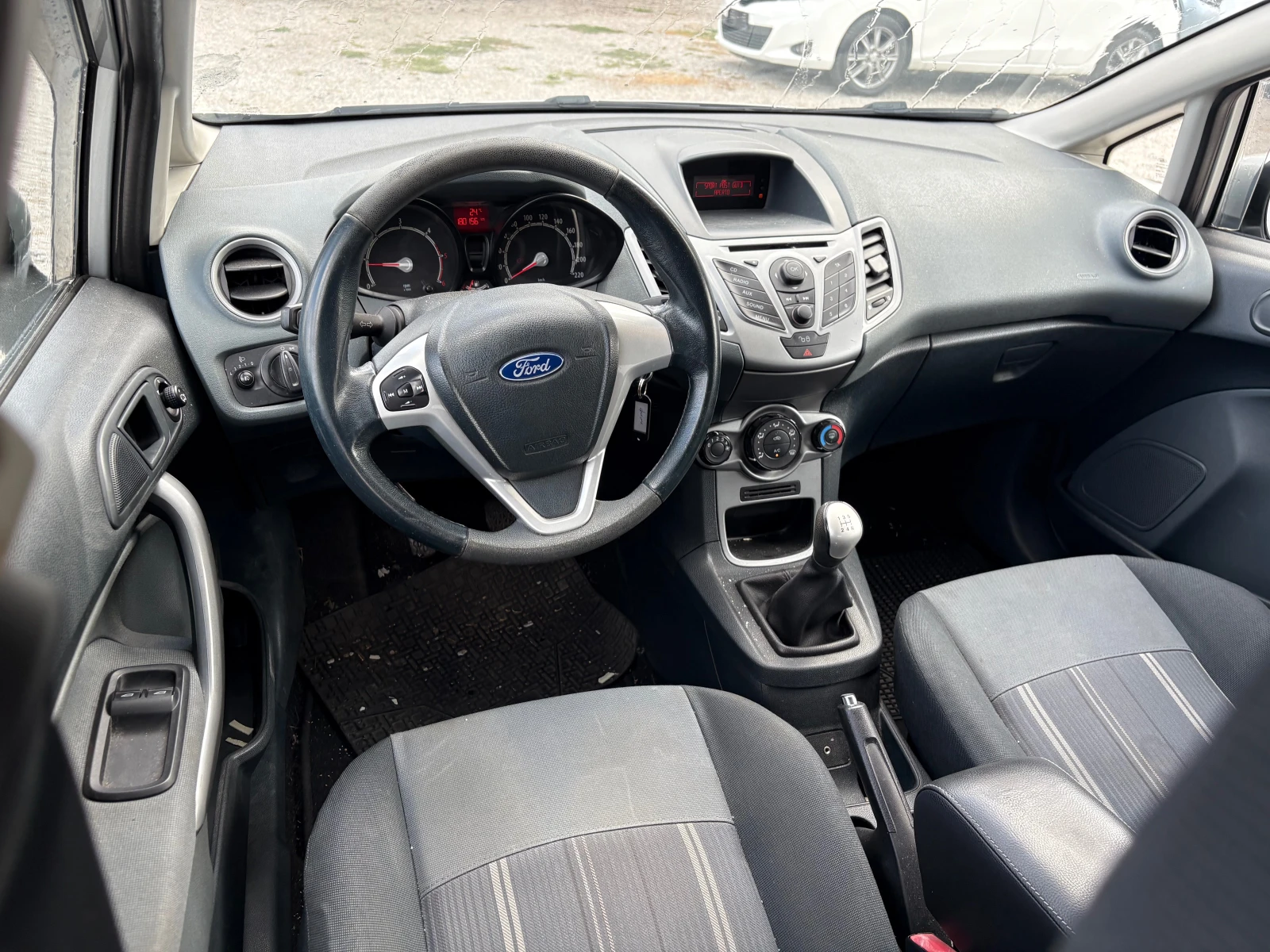 Dacia Sandero 1.2i газов инжекцион, снимка 8 - Автомобили и джипове - 55928967