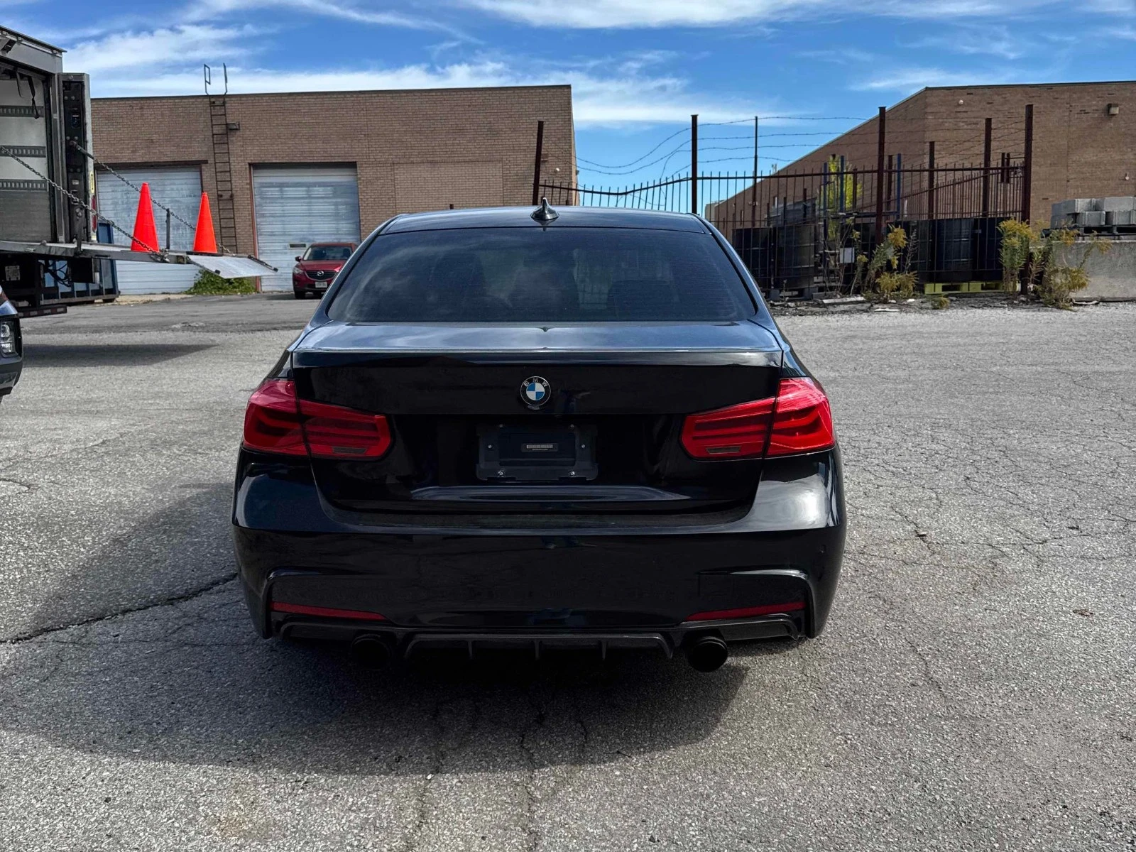 BMW 335 * xDrive* H&K* Цена до България & АвтоКредит, снимка 5 - Автомобили и джипове - 56255288