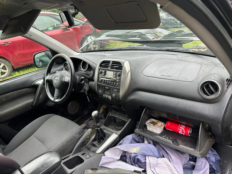 Toyota Rav4 2.0 D4D 116kc за части, снимка 8 - Автомобили и джипове - 49054688