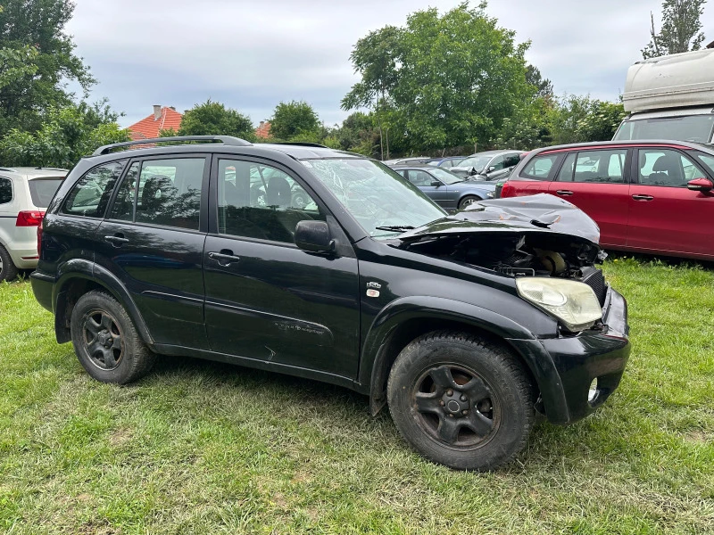 Toyota Rav4 2.0 D4D 116kc за части, снимка 4 - Автомобили и джипове - 48063869