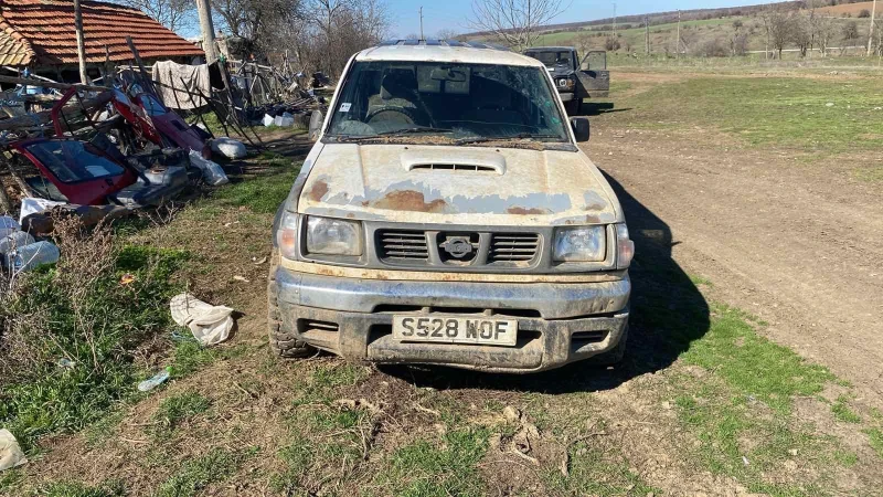 Nissan Navara 2.5 , снимка 4 - Автомобили и джипове - 51262755