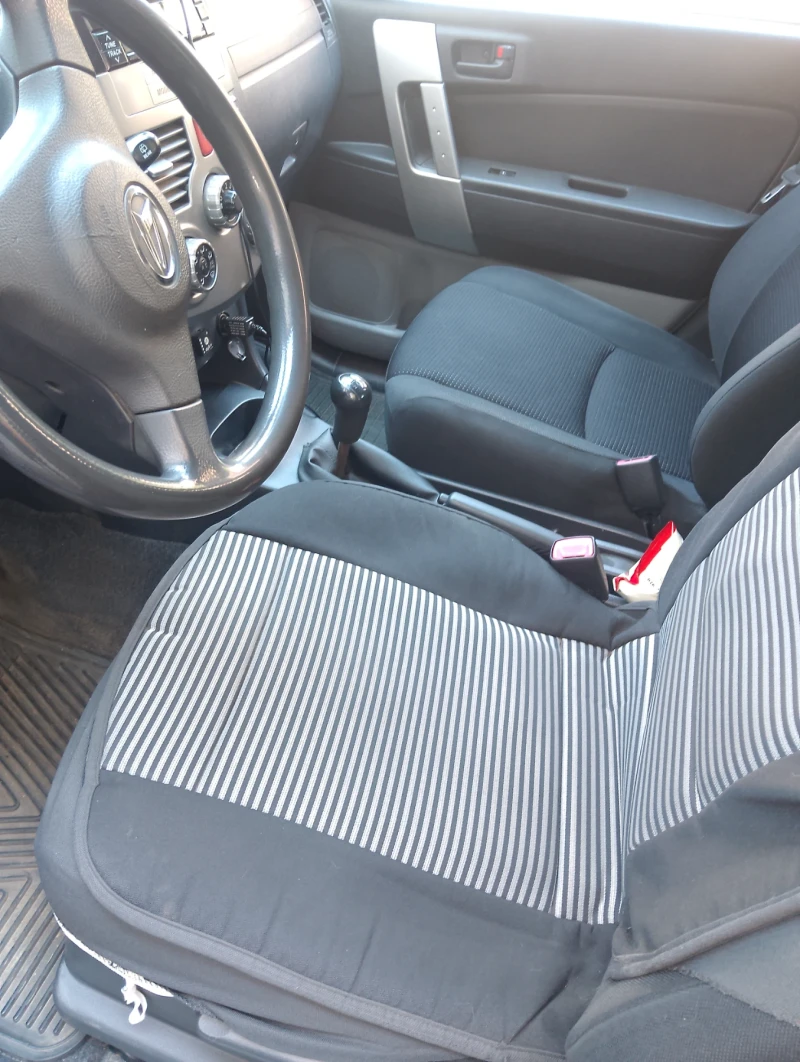 Daihatsu Terios, снимка 8 - Автомобили и джипове - 52310817