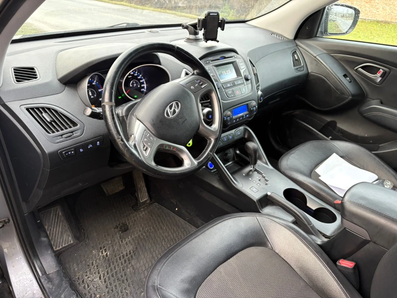 Hyundai IX35 АВТОМАТИК, снимка 10 - Автомобили и джипове - 52712542