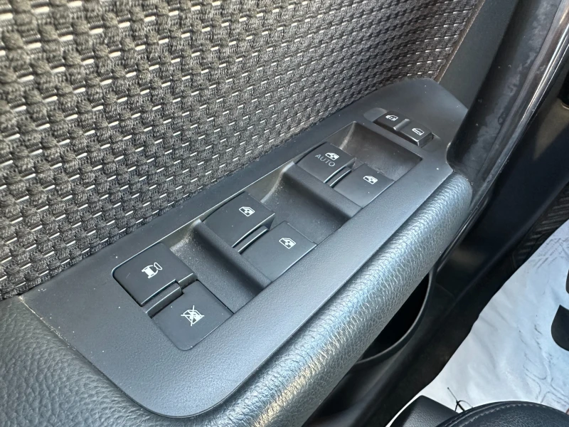 Chevrolet Captiva 2.0d 150 к.с. , снимка 15 - Автомобили и джипове - 53083671