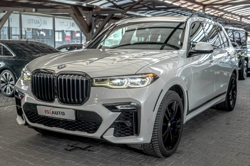 BMW X7 M50i/Harman Kardon/SKY Lounge/Кристал/Камера 360/H, снимка 3 - Автомобили и джипове - 53165907