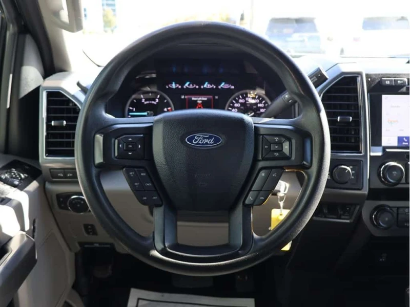 Ford F250 * V8 PREMIUM PKG DIESEL POWER STROKE 4WD CERTIFIED, снимка 10 - Автомобили и джипове - 53529079