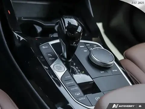BMW X3 30i* X-Drive* Distronic* Панорама* Face, снимка 8 - Автомобили и джипове - 55180394