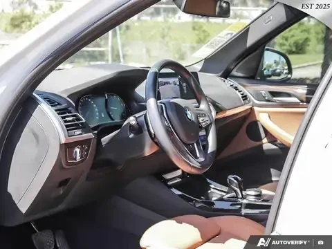 BMW X3 30i* X-Drive* Distronic* Панорама* Face, снимка 7 - Автомобили и джипове - 55180394
