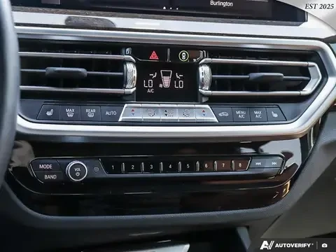 BMW X3 30i* X-Drive* Distronic* Панорама* Face, снимка 11 - Автомобили и джипове - 55180394