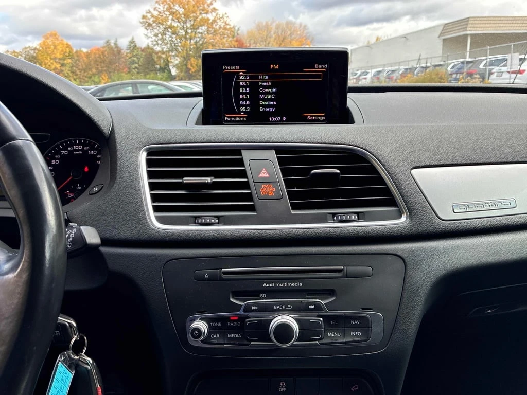 Audi Q3 * Komfort * CARFAX * БЕЗ ПЪРВОНАЧАЛНА ВНОСКА - изображение 9