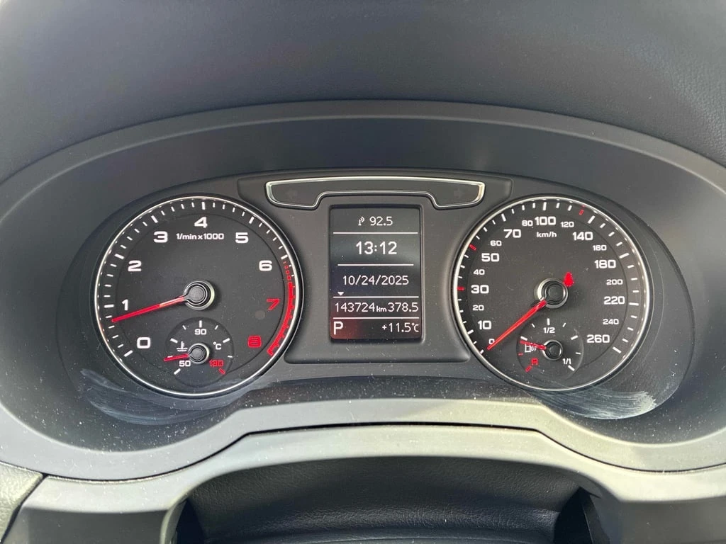 Audi Q3 * Komfort * CARFAX * БЕЗ ПЪРВОНАЧАЛНА ВНОСКА - изображение 8