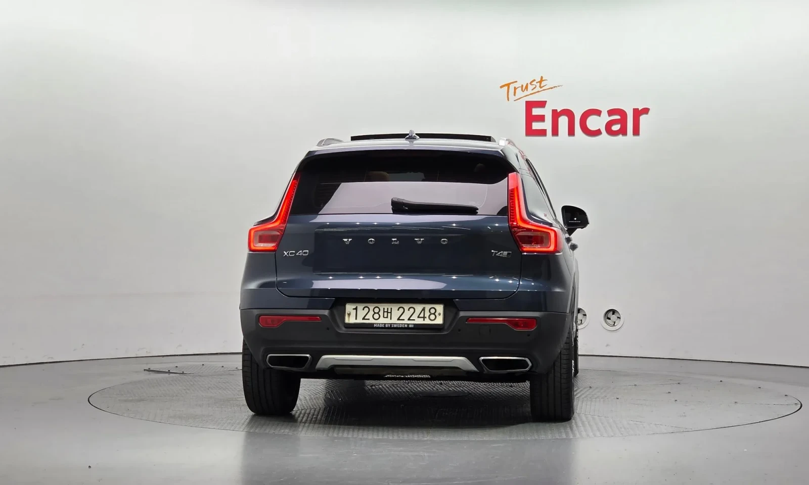 Volvo XC40 T4 / INSCRIPTION / CRYSTAL / H&K / 360 / DIGITAL, снимка 4 - Автомобили и джипове - 54069336