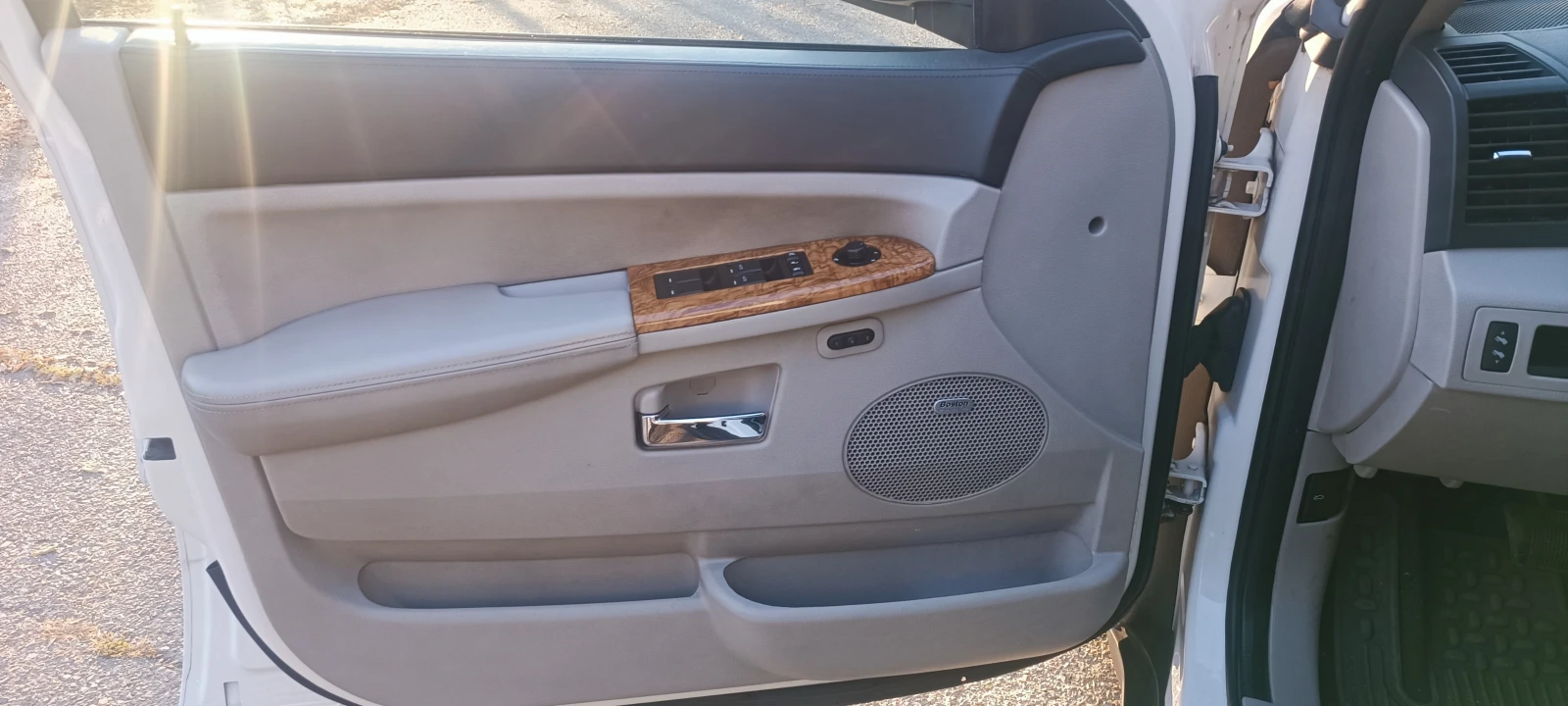 Jeep Grand cherokee WK, снимка 15 - Автомобили и джипове - 54356626