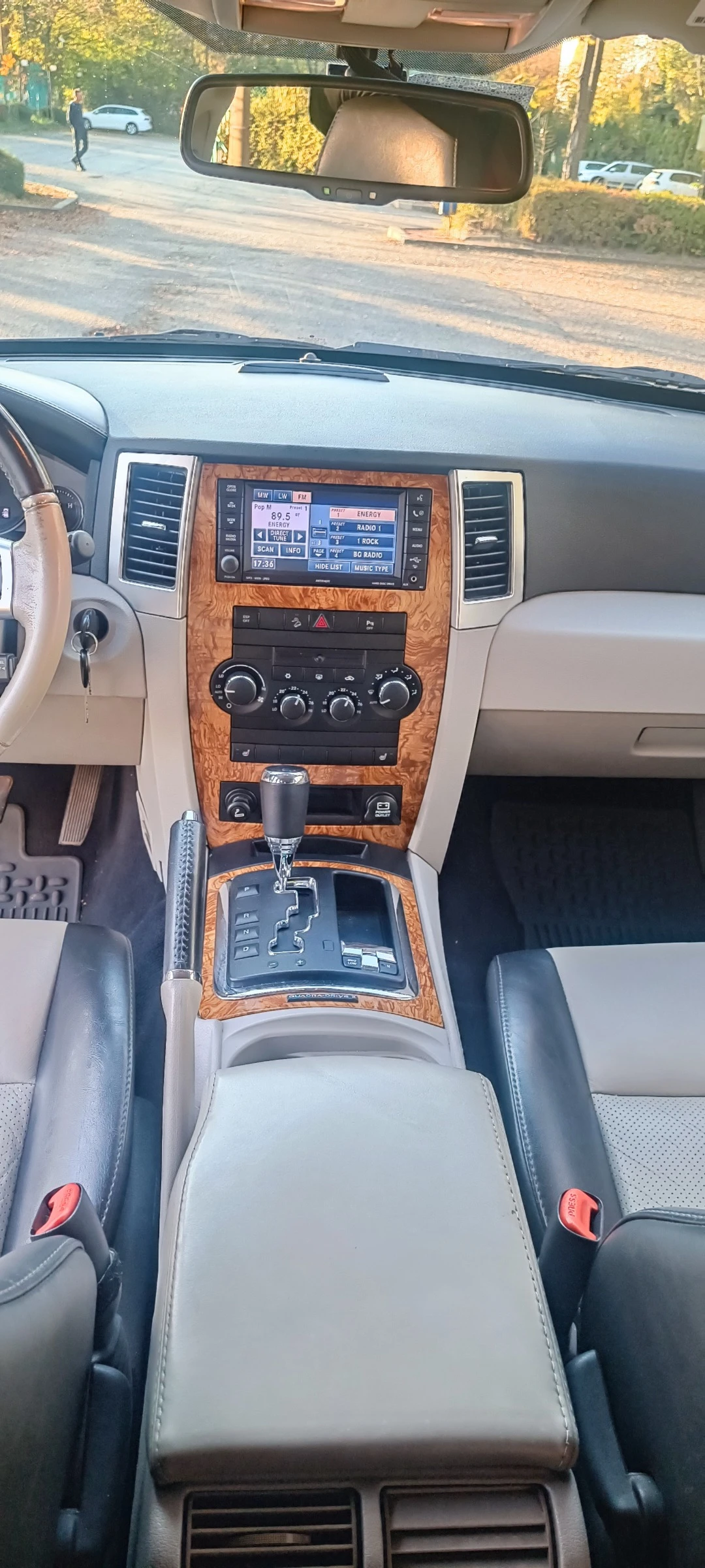 Jeep Grand cherokee WK, снимка 12 - Автомобили и джипове - 54356626