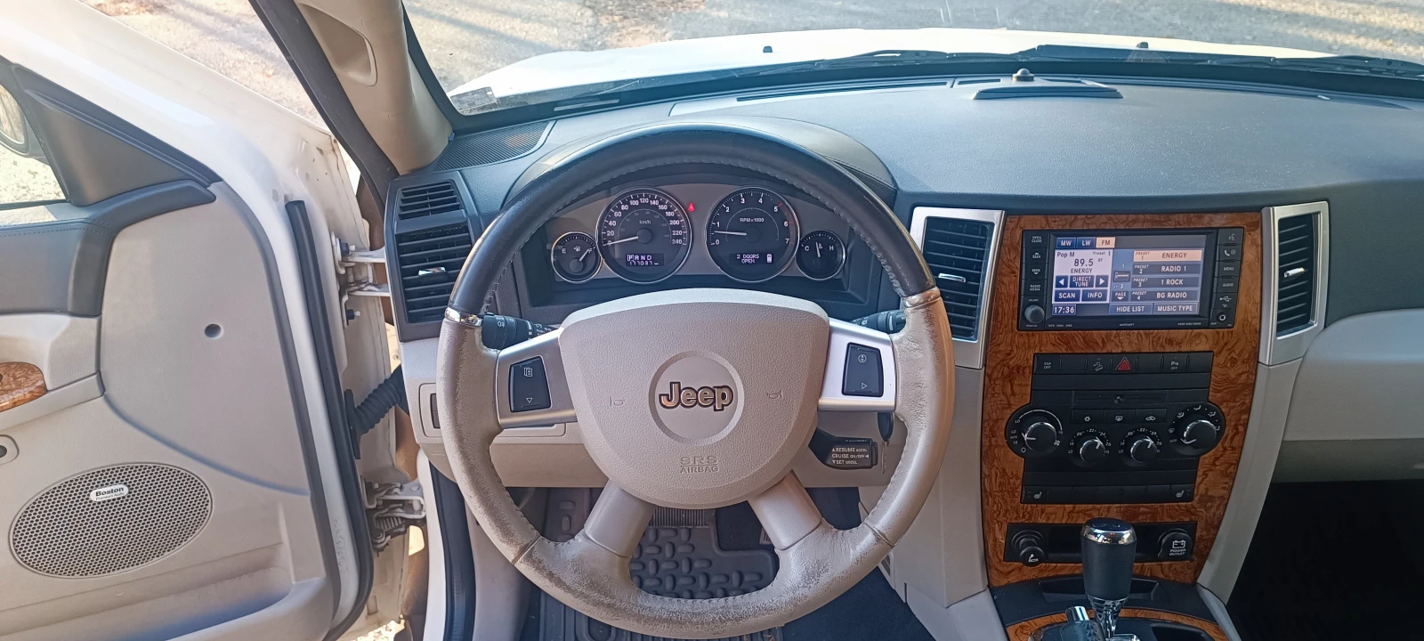 Jeep Grand cherokee WK, снимка 11 - Автомобили и джипове - 54356626