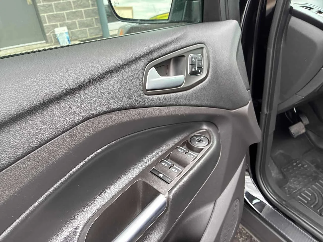 Ford Escape * Titanium * 2 �����* PANO* KEYLESS* �������*  | Mobile.bg � ����������� 11