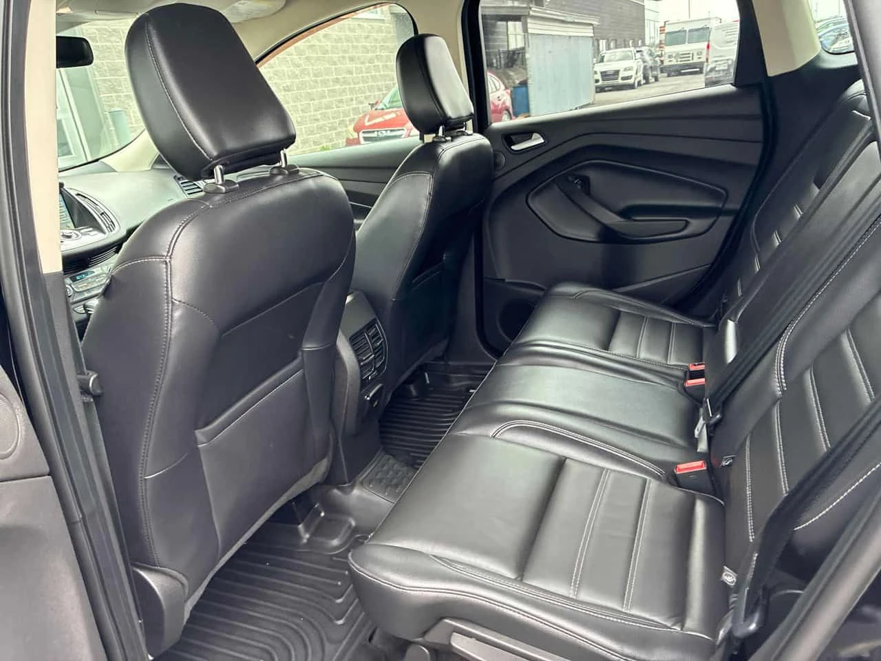 Ford Escape * Titanium * 2 �����* PANO* KEYLESS* �������*  | Mobile.bg � ����������� 12