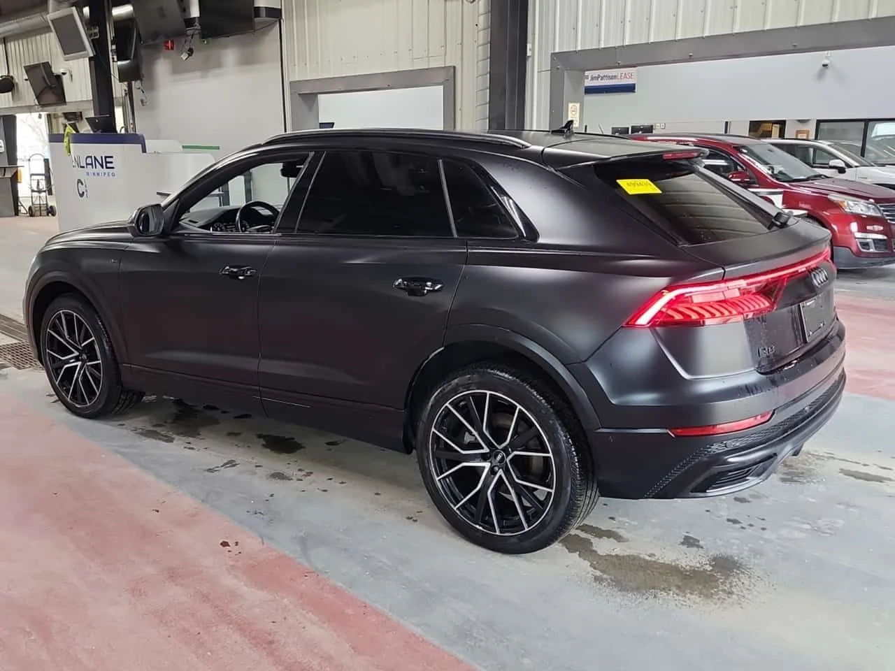 Audi Q8 * PROGRESSIV * ДИСТРОНИК * 360 * ОБДУХВАНЕ * ПАНО , снимка 4 - Автомобили и джипове - 54611623