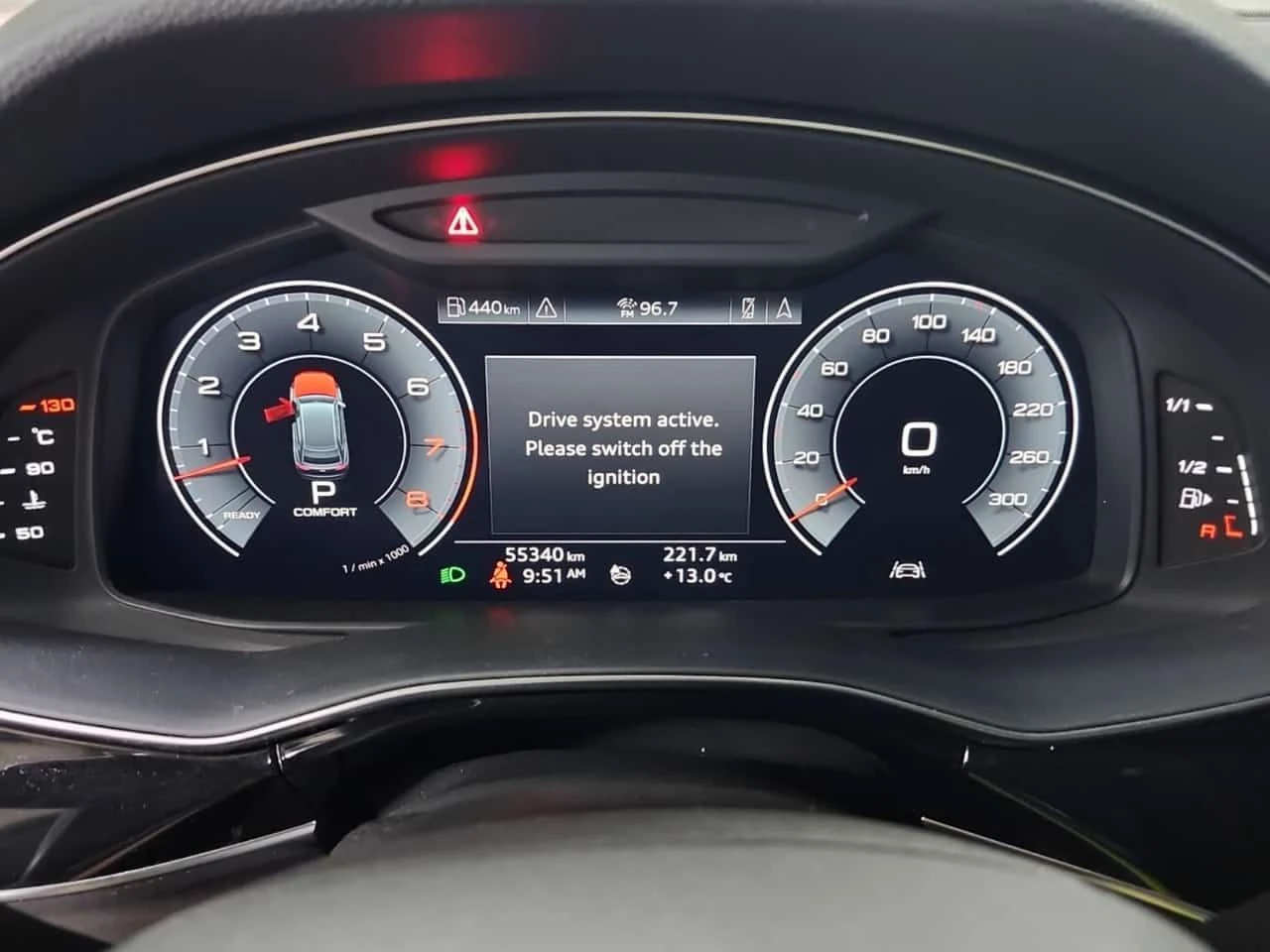 Audi Q8 * PROGRESSIV * ДИСТРОНИК * 360 * ОБДУХВАНЕ * ПАНО , снимка 9 - Автомобили и джипове - 54611623
