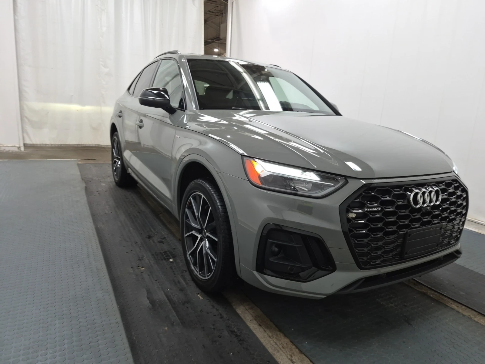 Audi Q5 Sportback/Progressiv/S-Line/360/Pano, снимка 2 - Автомобили и джипове - 54944403