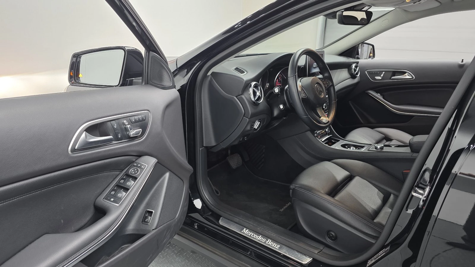 Mercedes-Benz GLA 220 KEYLESS* ��. ��������* BLIND SPOT* ������ ���� | Mobile.bg � ����������� 10