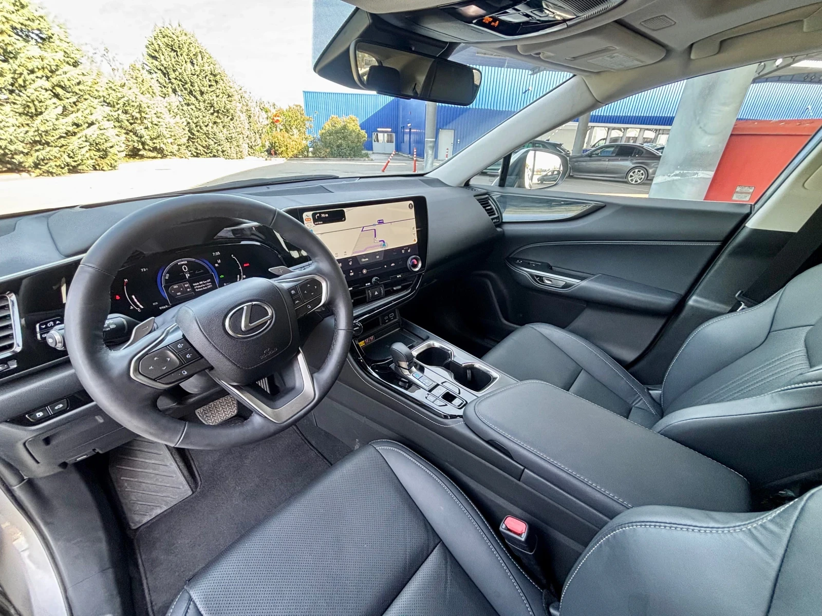 Lexus NX 350h, снимка 10 - Автомобили и джипове - 56596903