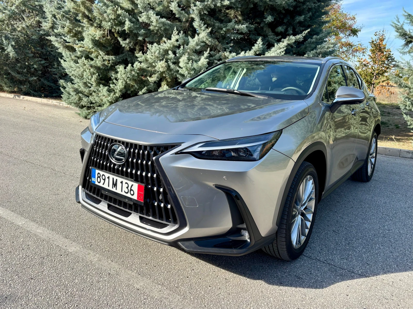 Lexus NX 350h, снимка 4 - Автомобили и джипове - 56596903
