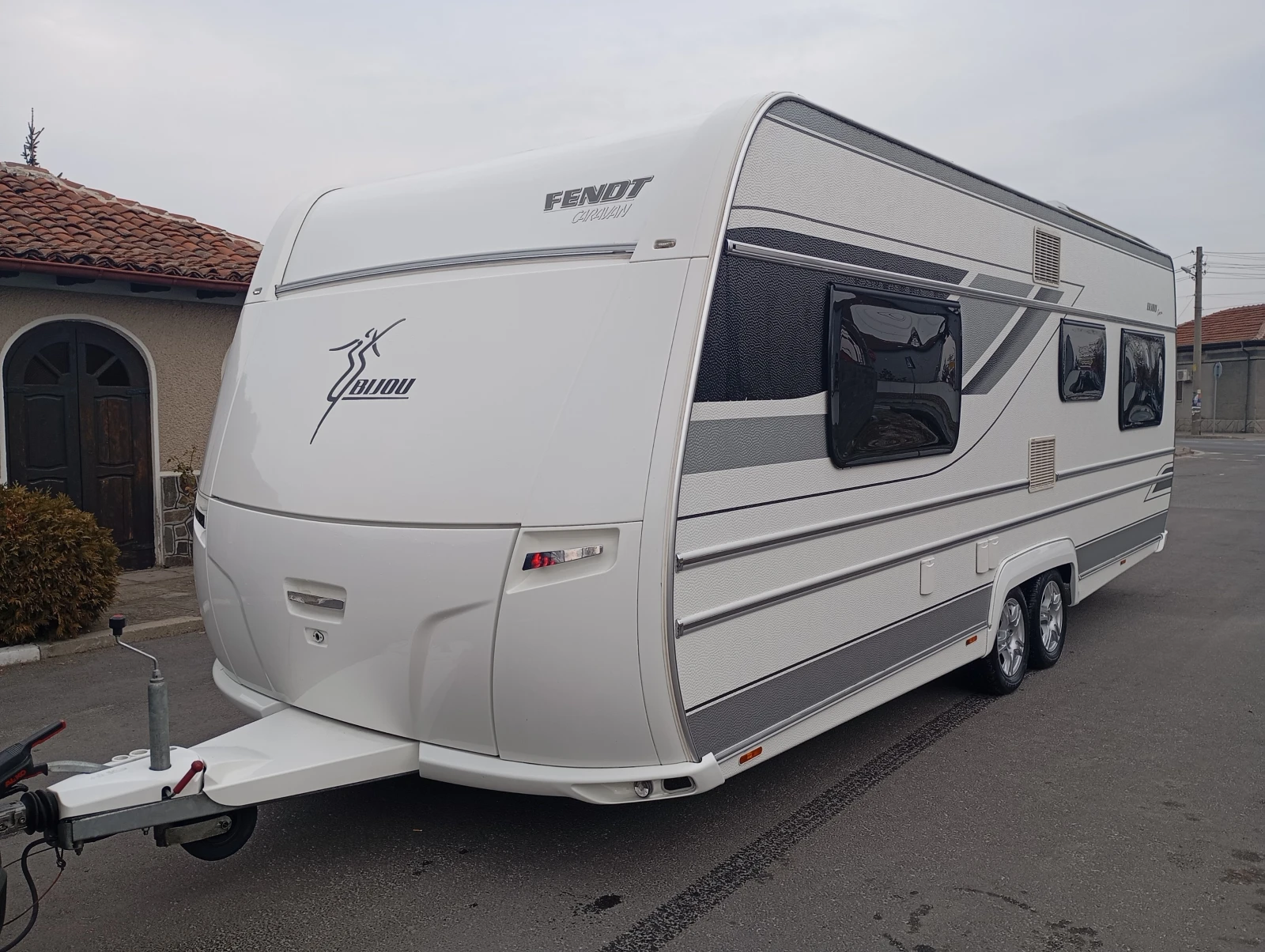 Каравана Fendt NEW MODEL* LUXURY , снимка 13 - Каравани и кемпери - 53930623