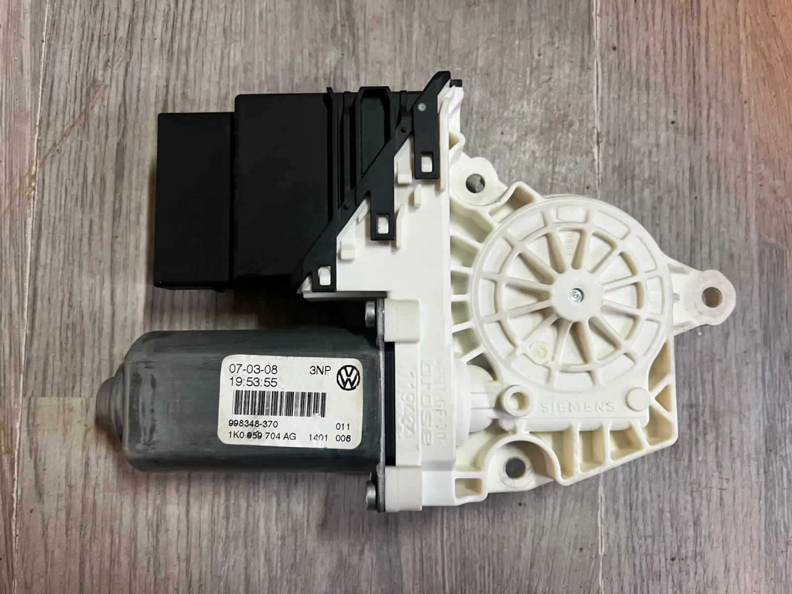 1K0959704AG  998348-370         VW SKODA  1K0 959 704 AG  973622-107 | Mobile.bg   1