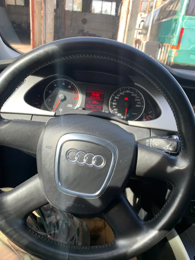 Audi A4, снимка 8 - Автомобили и джипове - 47664900