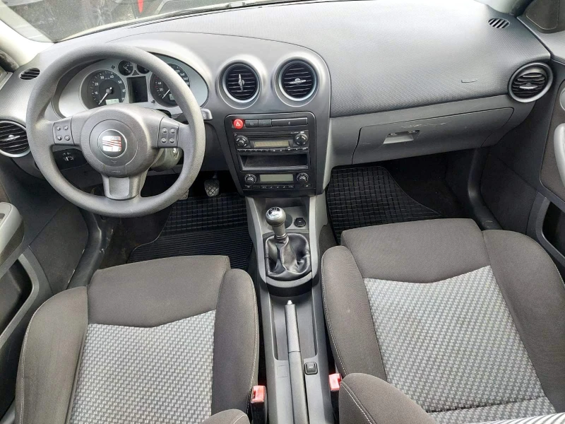 Seat Ibiza 1.6/16v Facelift, снимка 17 - Автомобили и джипове - 48336786