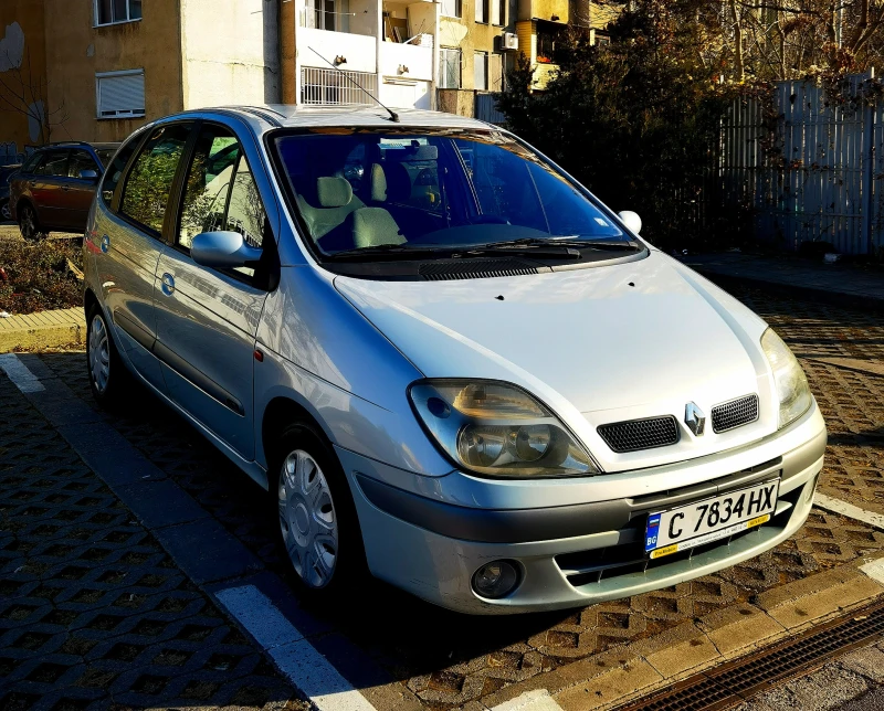 Renault Scenic, снимка 3 - Автомобили и джипове - 48468911