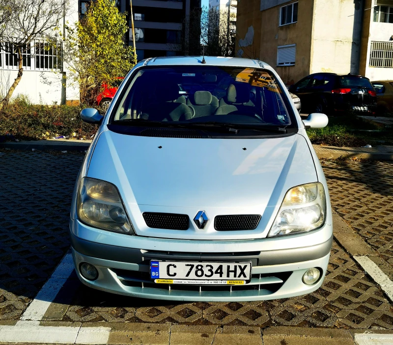 Renault Scenic, снимка 1 - Автомобили и джипове - 48468911