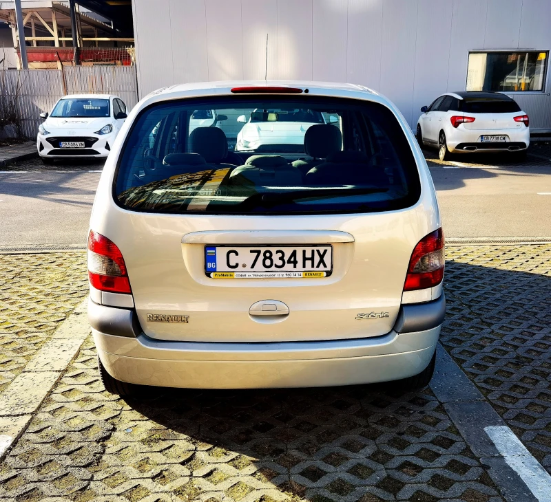 Renault Scenic, снимка 6 - Автомобили и джипове - 48468911