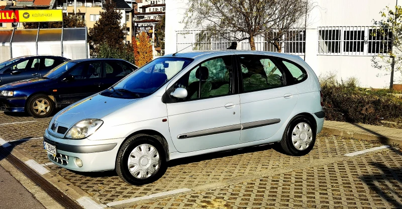 Renault Scenic, снимка 4 - Автомобили и джипове - 48468911