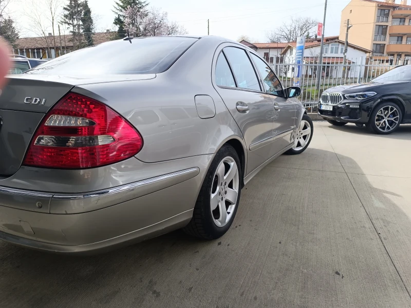 Mercedes-Benz E 270 2.7 Avantgarde, снимка 3 - Автомобили и джипове - 49535988